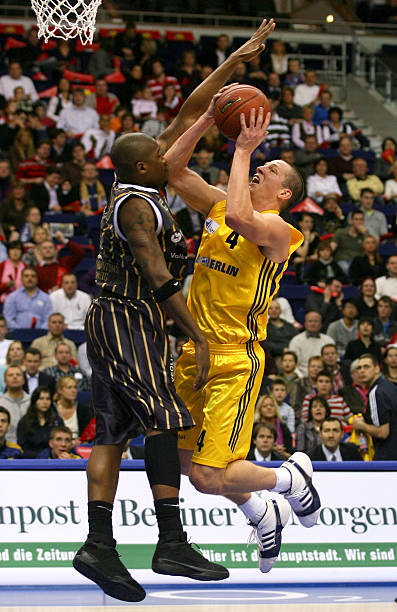 乒乓球赛中 乒乓球赛中