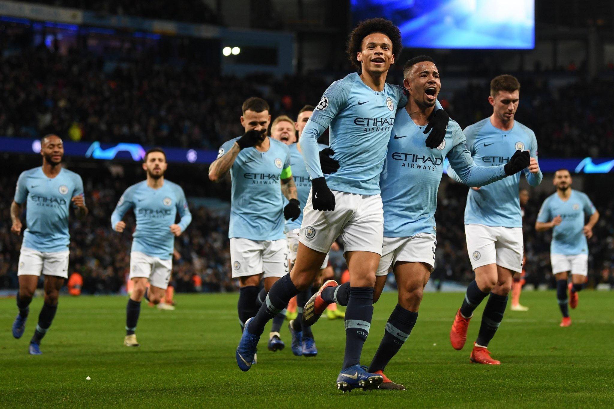 通过与英超 通过与英超