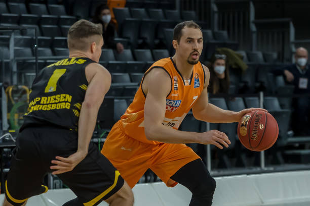 在逼人的压 在逼人的压