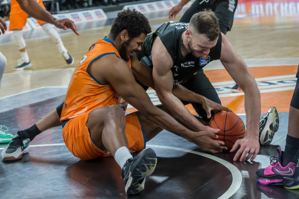 转会市场上 转会市场上